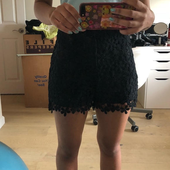 Hollister black high waisted shorts - Picture 5 of 5